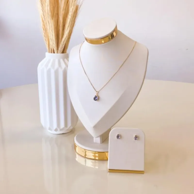 Conjunto Dourado Gota Lilas