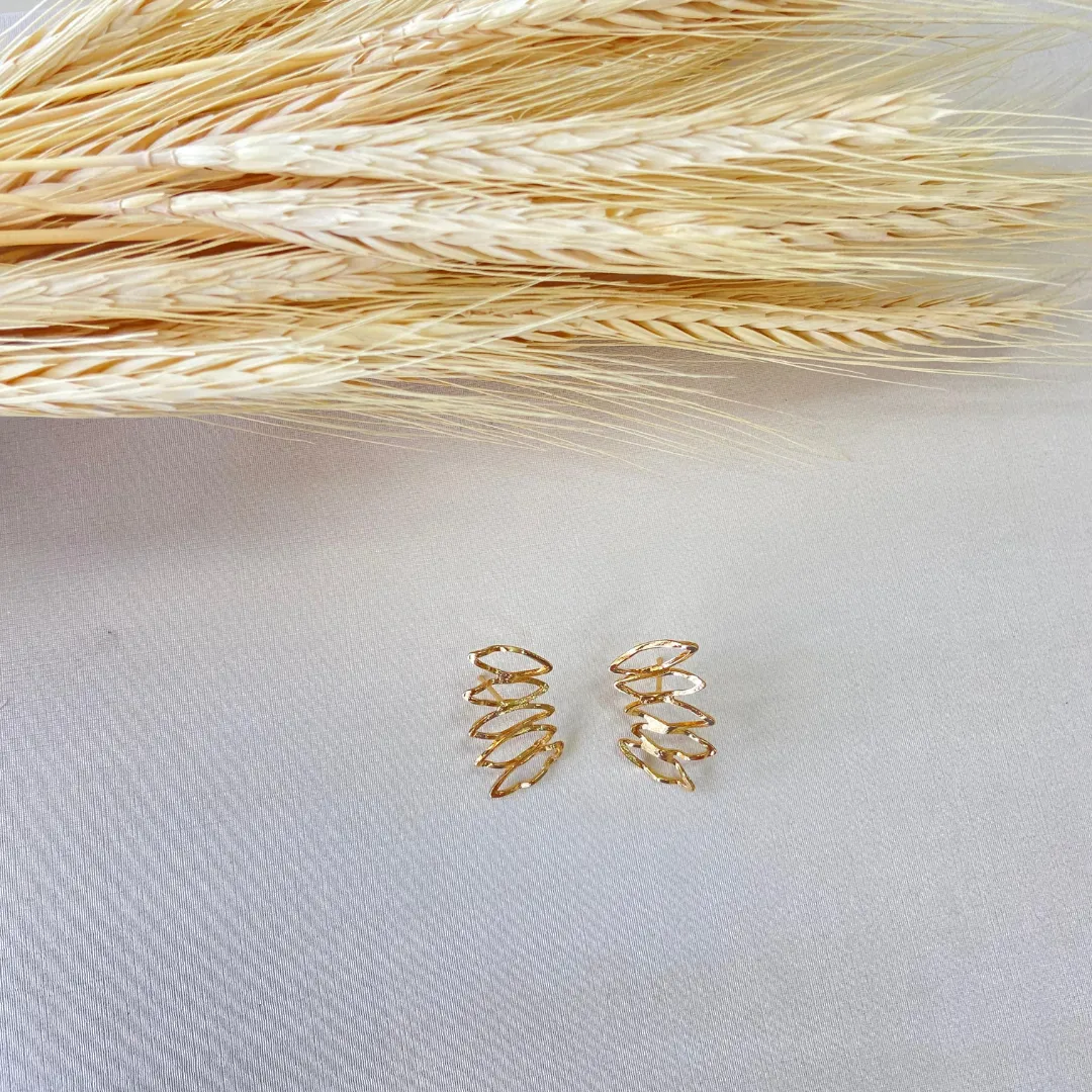 Brinco Dourado Ear Cuff Vazado